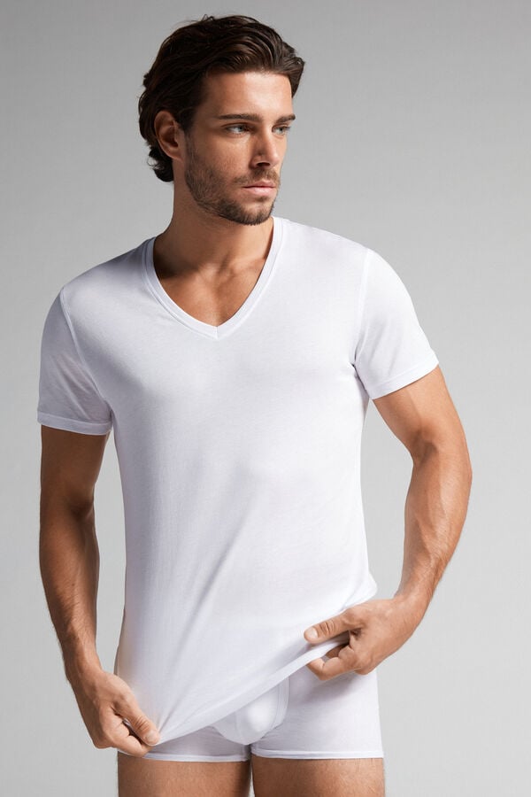 Intimssimi Short-Sleeve V-Neck T Shirt in Extra-Fine Supima® Cotton Blancas | DPEVO97291