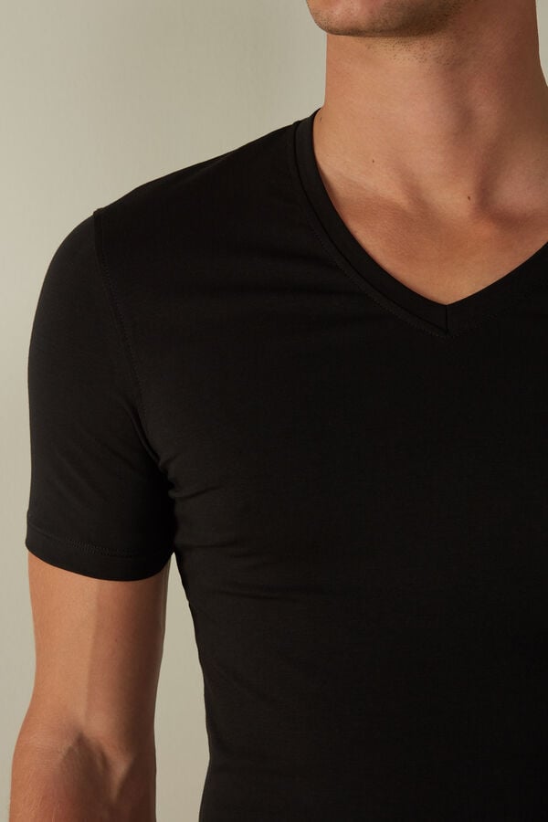 Intimssimi V-neck T-shirt in Stretch Supima® Cotton Negras | GPEUC55429