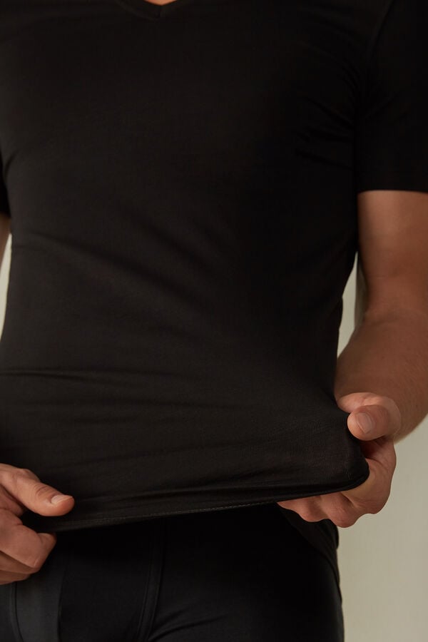 Intimssimi V-neck T-shirt in Stretch Supima® Cotton Negras | GPEUC55429