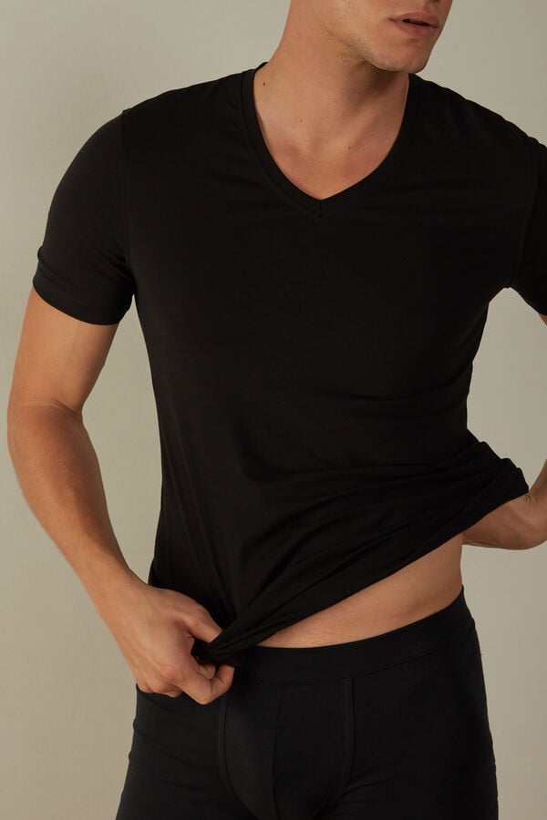 Intimssimi V-neck T-shirt in Stretch Supima® Cotton Negras | YPEVQ40913